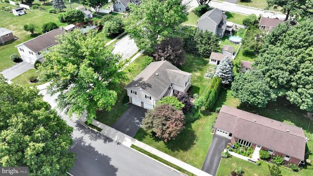 104 JULIA RD, Ephrata, PA 17522