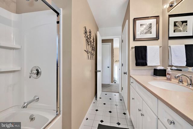 104 JULIA RD, Ephrata, PA 17522