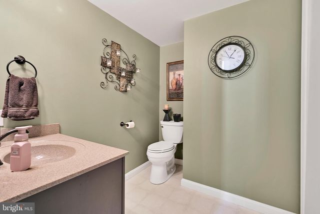 104 JULIA RD, Ephrata, PA 17522