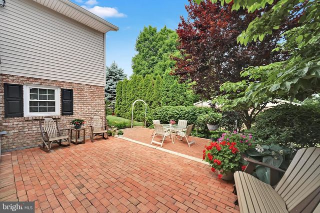 104 JULIA RD, Ephrata, PA 17522