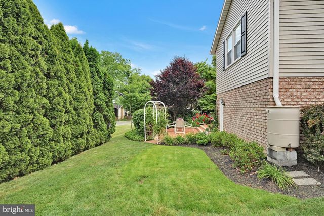 104 JULIA RD, Ephrata, PA 17522