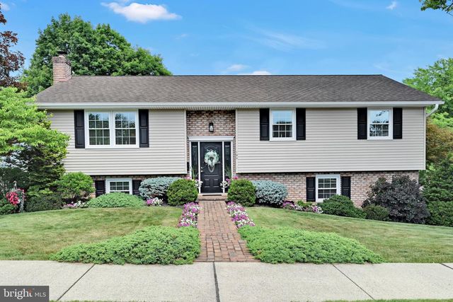104 JULIA RD, Ephrata, PA 17522