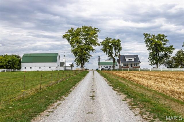 371 Frey Meadows Road, Pocahontas, IL 62275