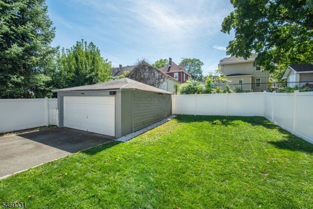 6 John St, Summit City, NJ 07901