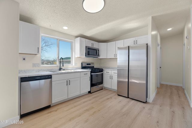 3095 E Antelope Street, Silver Springs, NV 89429