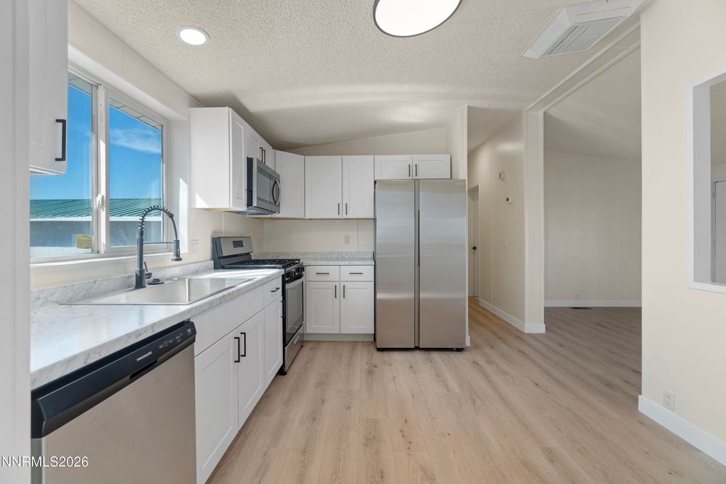 Image 15 of property listing at 3095 E Antelope Street, Silver Springs, NV 89429