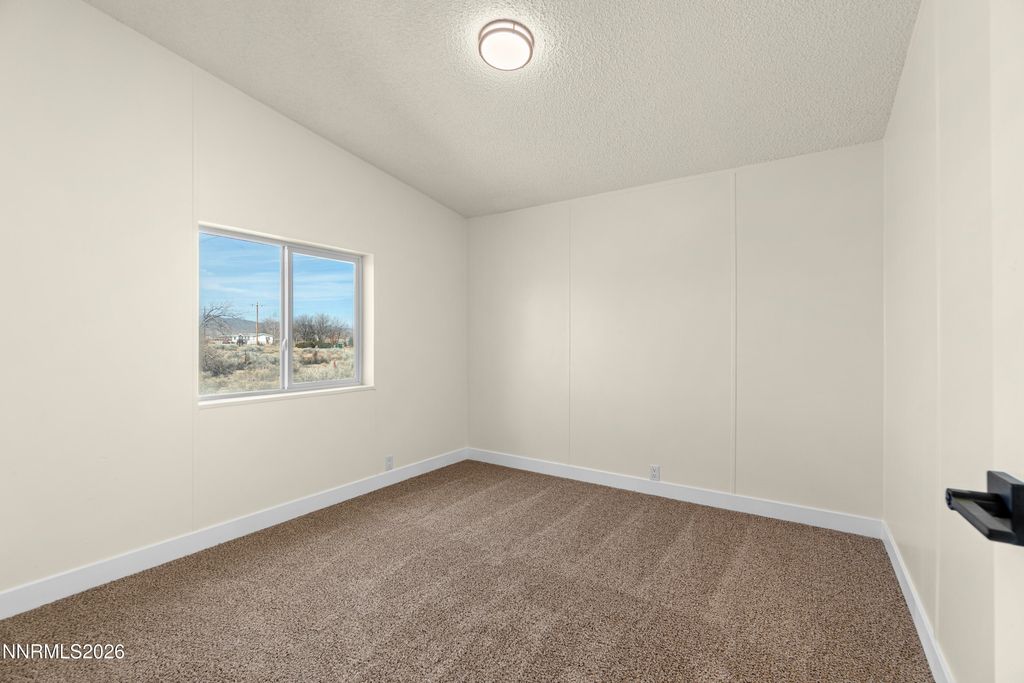 Image 21 of property listing at 3095 E Antelope Street, Silver Springs, NV 89429