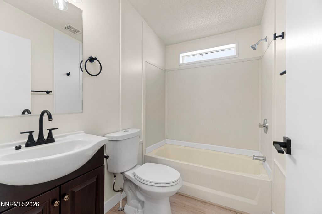 Image 23 of property listing at 3095 E Antelope Street, Silver Springs, NV 89429