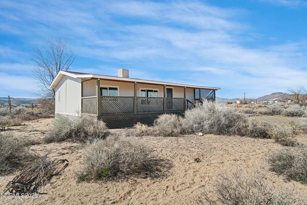 Image 3 of property listing at 3095 E Antelope Street, Silver Springs, NV 89429