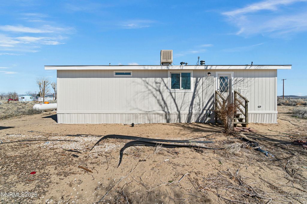Image 5 of property listing at 3095 E Antelope Street, Silver Springs, NV 89429