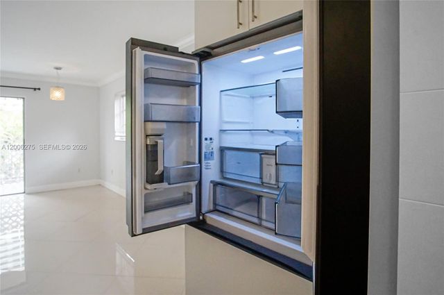 3522 NE 171st St 308, North Miami Beach, FL 33160