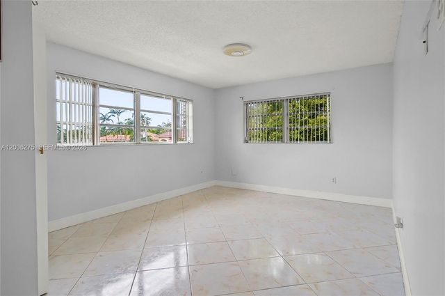 3522 NE 171st St 308, North Miami Beach, FL 33160