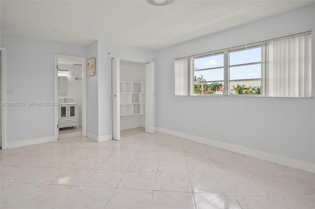 3522 NE 171st St 308, North Miami Beach, FL 33160