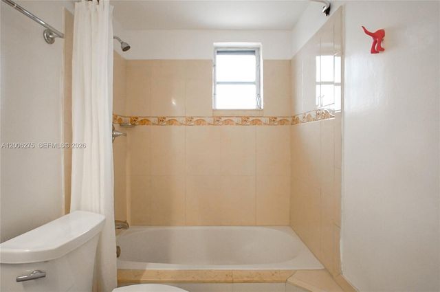 3522 NE 171st St 308, North Miami Beach, FL 33160