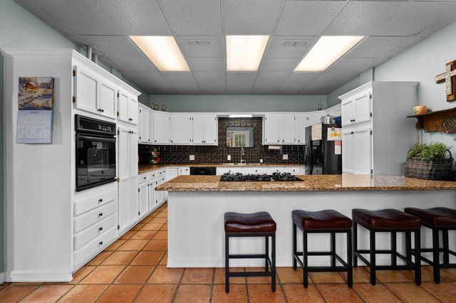 210 Kenneth Dr, Henderson, TX 75652