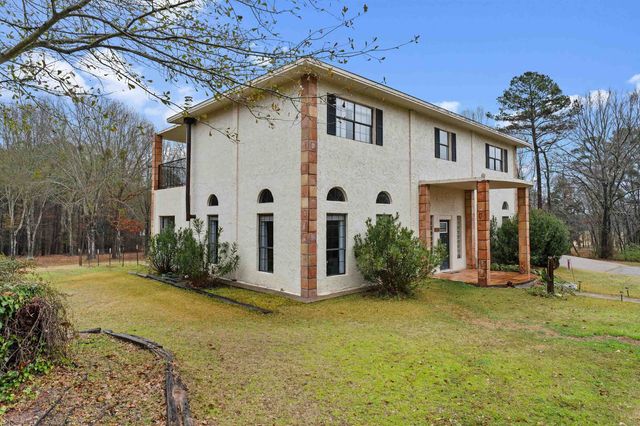 210 Kenneth Dr, Henderson, TX 75652