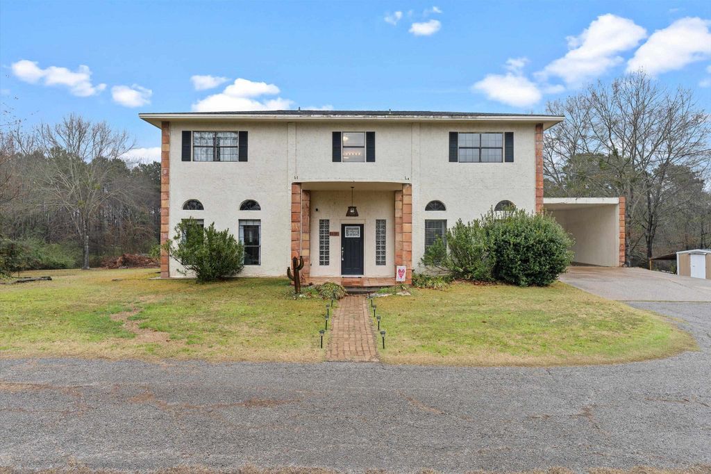 210 Kenneth Dr, Henderson, TX 75652