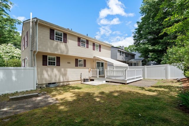11 Arcadia Circle 23, Marlborough, MA 01752