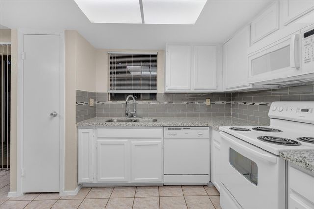 14911 Wunderlich Drive 609, Houston, TX 77069