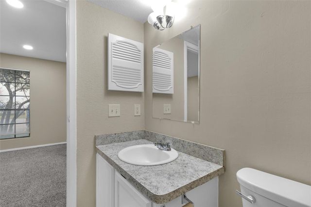 14911 Wunderlich Drive 609, Houston, TX 77069