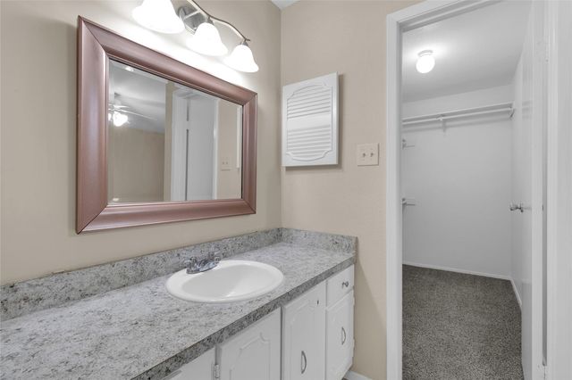 14911 Wunderlich Drive 609, Houston, TX 77069