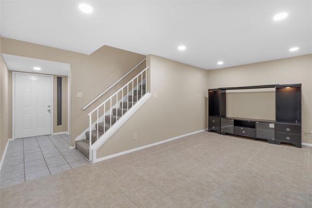 14911 Wunderlich Drive 609, Houston, TX 77069