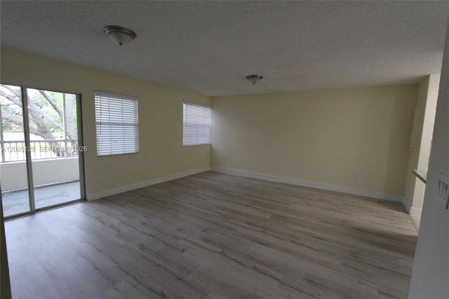 2890 N Oakland Forest Dr 204, Oakland Park, FL 33309