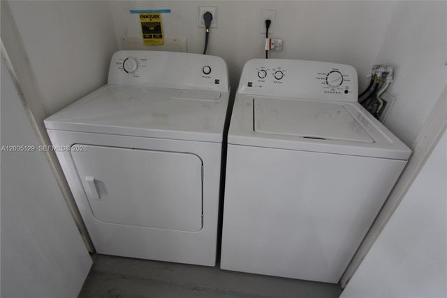 2890 N Oakland Forest Dr 204, Oakland Park, FL 33309