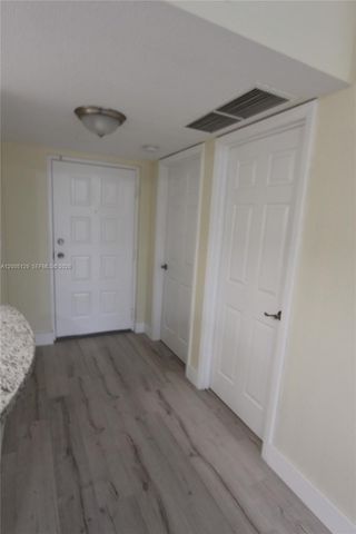 2890 N Oakland Forest Dr 204, Oakland Park, FL 33309