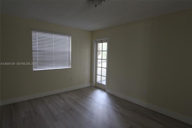 2890 N Oakland Forest Dr 204, Oakland Park, FL 33309