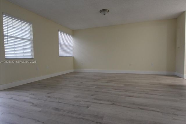 2890 N Oakland Forest Dr 204, Oakland Park, FL 33309