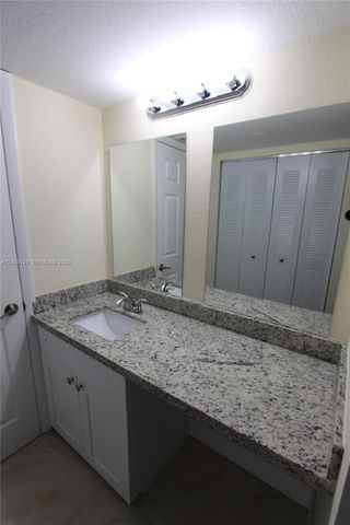 2890 N Oakland Forest Dr 204, Oakland Park, FL 33309