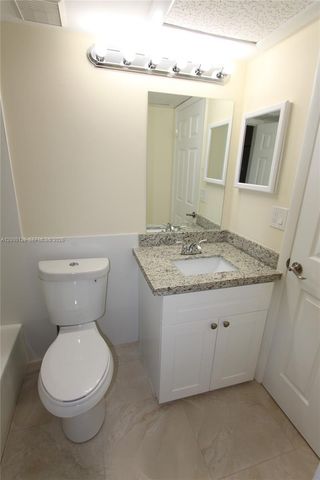 2890 N Oakland Forest Dr 204, Oakland Park, FL 33309