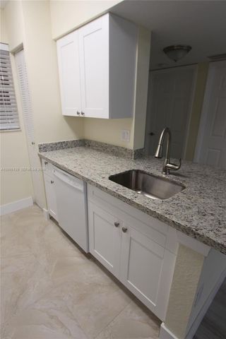 2890 N Oakland Forest Dr 204, Oakland Park, FL 33309