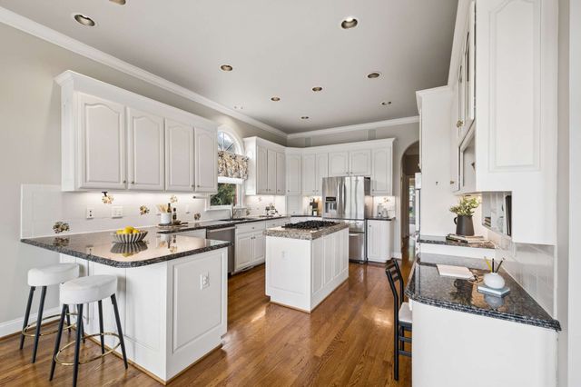 5215 Country Club Dr, Brentwood, TN 37027