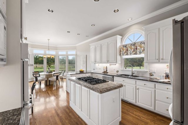 5215 Country Club Dr, Brentwood, TN 37027