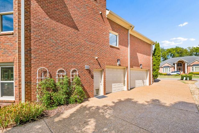 5215 Country Club Dr, Brentwood, TN 37027