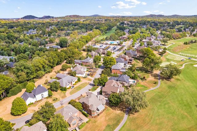 5215 Country Club Dr, Brentwood, TN 37027