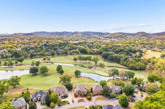 5215 Country Club Dr, Brentwood, TN 37027