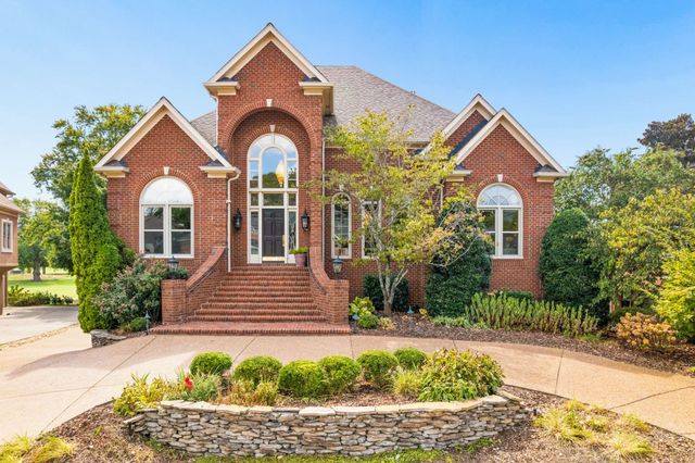 5215 Country Club Dr, Brentwood, TN 37027