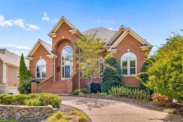 5215 Country Club Dr, Brentwood, TN 37027