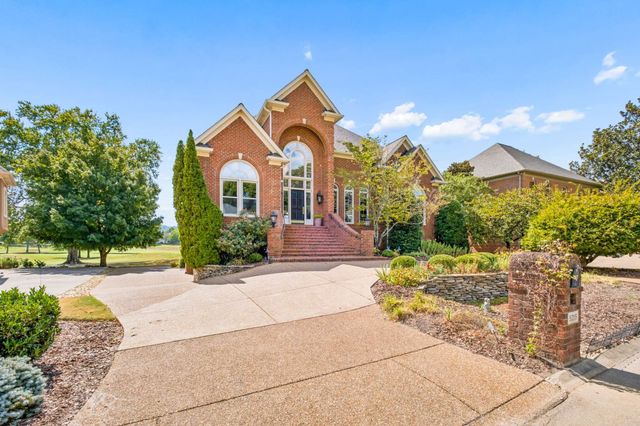 5215 Country Club Dr, Brentwood, TN 37027