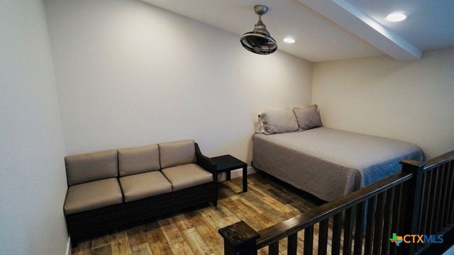 1206 W Commerce Street, Port O'connor, TX 77982