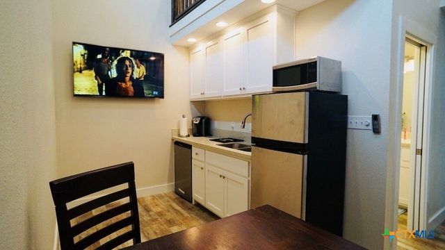 1206 W Commerce Street, Port O'connor, TX 77982