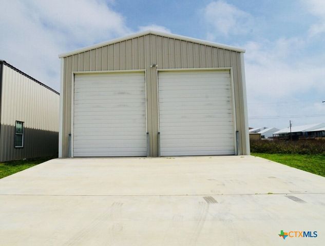 1206 W Commerce Street, Port O'connor, TX 77982