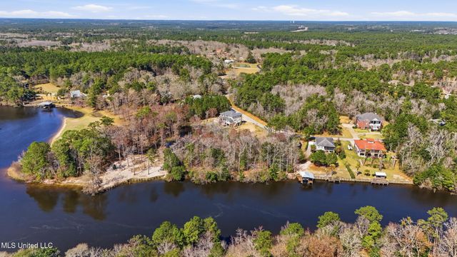 12765 Woodland Circle, D'iberville, MS 39540