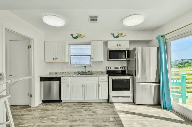 4214 Nueces Drive, Galveston, TX 77554