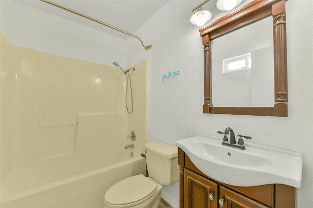 4214 Nueces Drive, Galveston, TX 77554