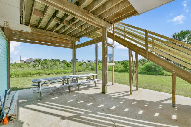 4214 Nueces Drive, Galveston, TX 77554