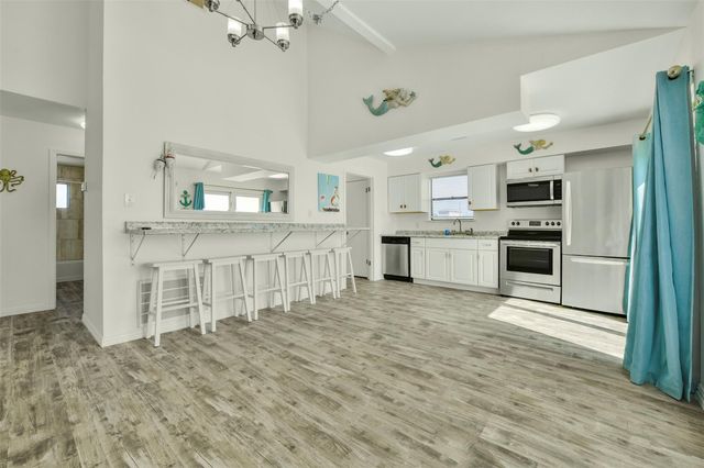 4214 Nueces Drive, Galveston, TX 77554